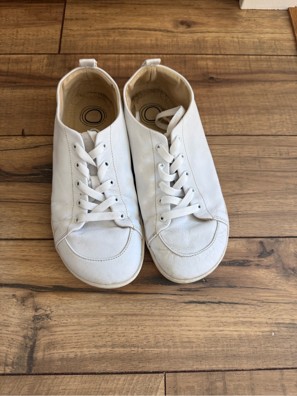 Women’s White Leather Casual Sneakers Mukishoes Barefoot
